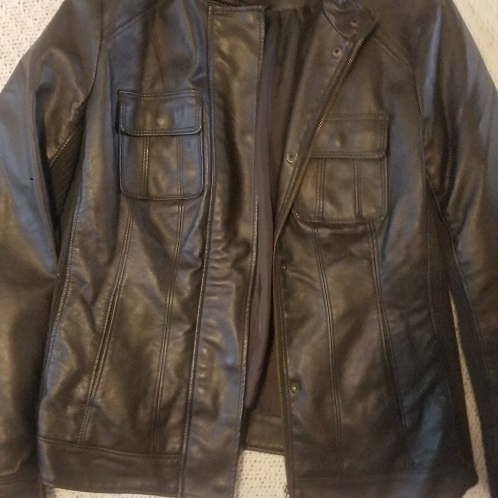 Leather jacket - Picture 2 of 5